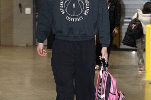 杨瀚森NBA生涯第14场2分之战 也是第7场2分1板